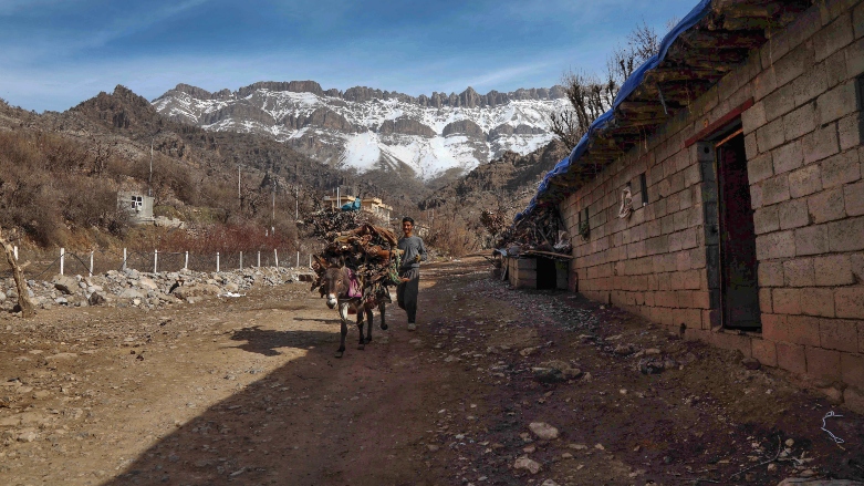 The inhabitants of the village depend on all simple means. (Photo: AFP)